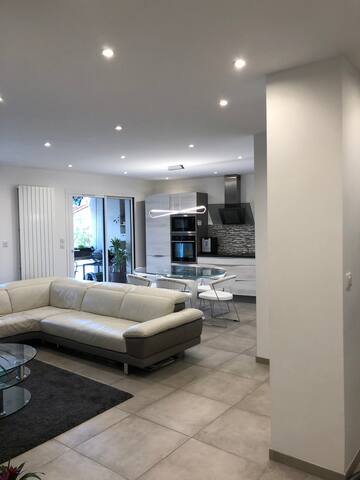 ❤️T4 Lyon Saint Louis★Metro B & D Saxe 500m 6min★ gallery image 4