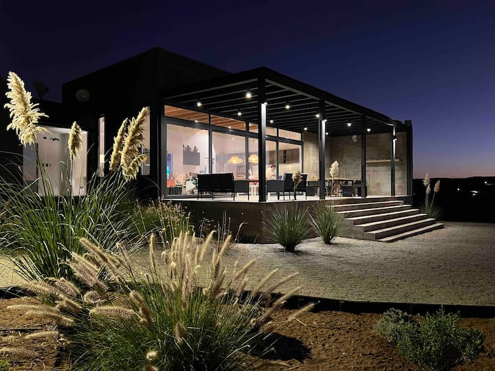 Great Morrillos family house, steps from the sea, tennis