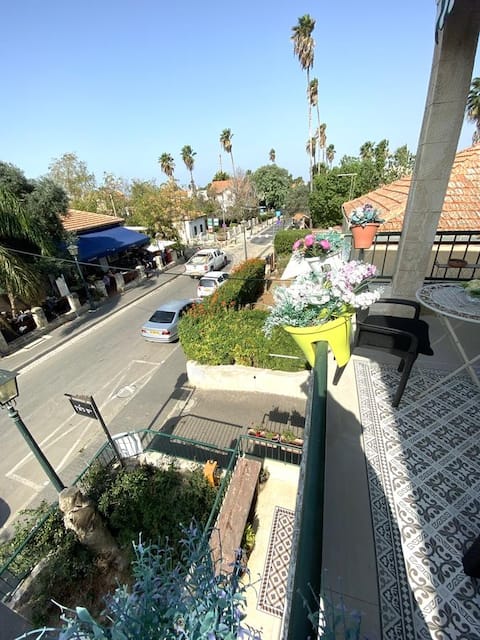 3 Rooms + Parking. City Center, Pedestrian Street