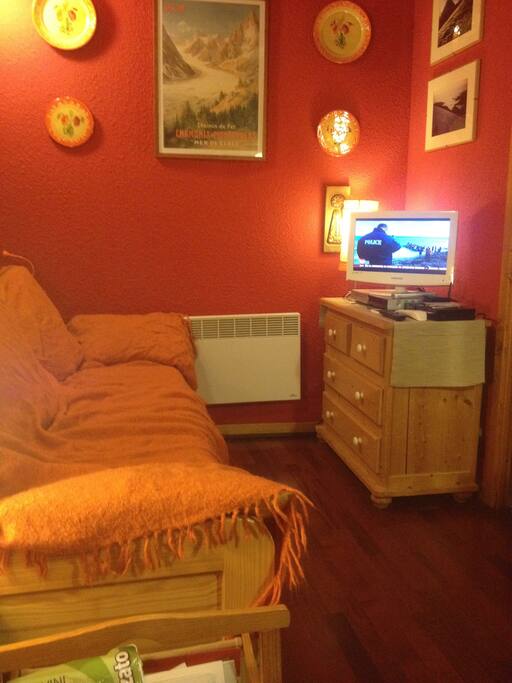 angolo TV e divano letto I° piano