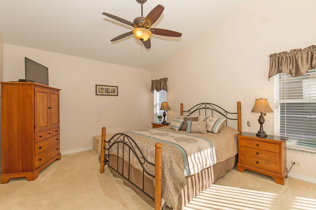 Bed, Bedroom, Furniture, Indoors, Room