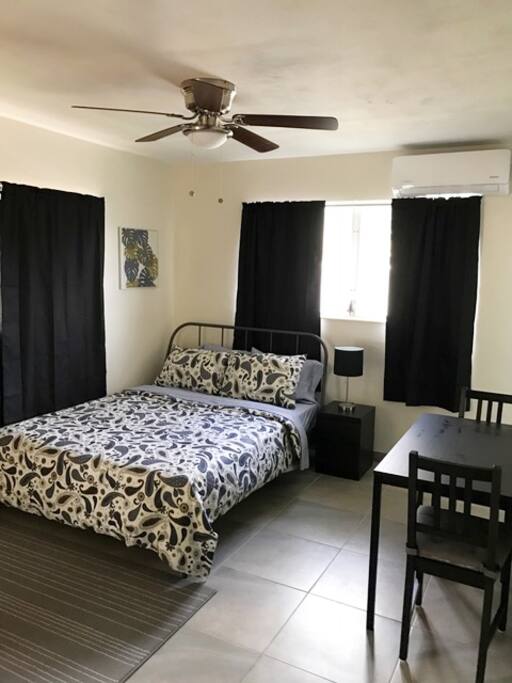 Queen Bed in the heart of Wilton Manors