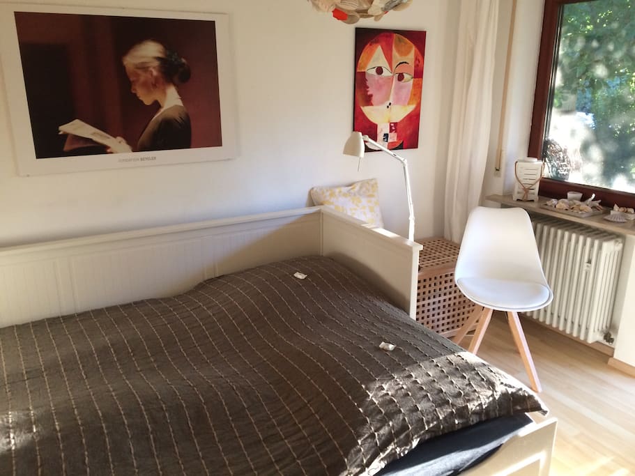 Bett als Doppelbett ausgezogen/ double bed king size