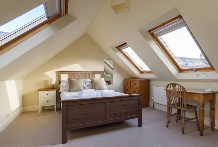 Quiet, spacious period house gallery image 3