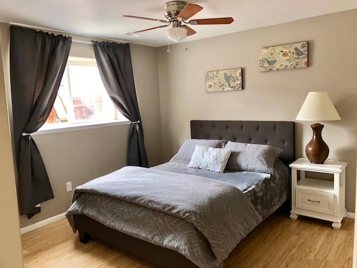 Спална соба бр.4: брачен кревет (широк 150 - 179 см)