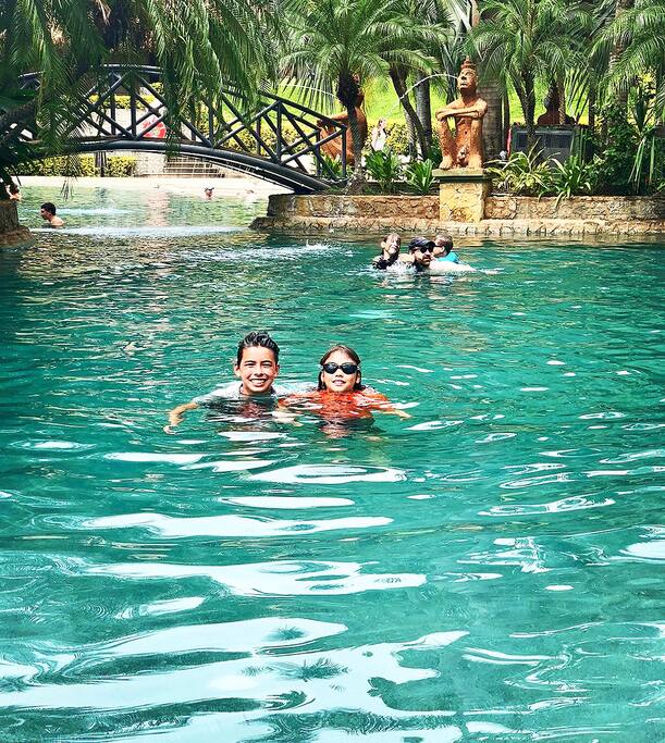 Diria Condo Pool