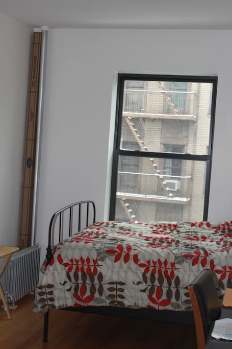 Bedroom w/ Window