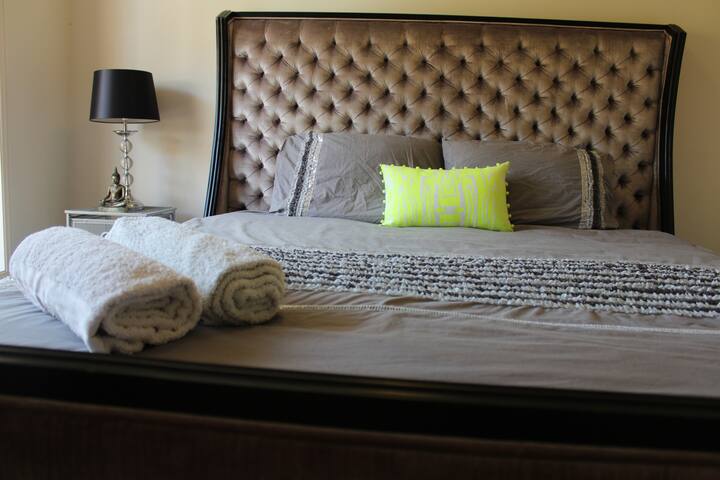 Imazhi 1 i listimit "Lovely room in Noosaville"