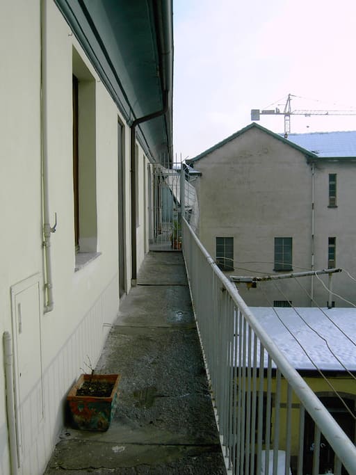 balcone - balcony with a cherry-tree in front (not visible)