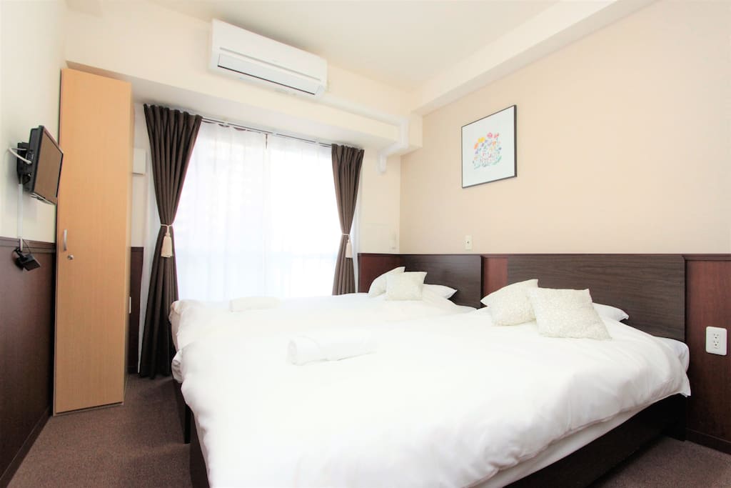 Two single bed 兩張單人床