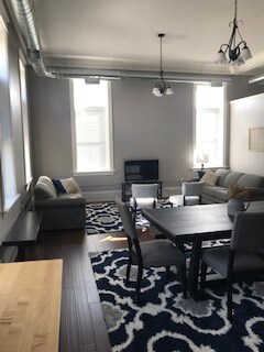 Loft Open Concept Sebule/Chumba cha Kula