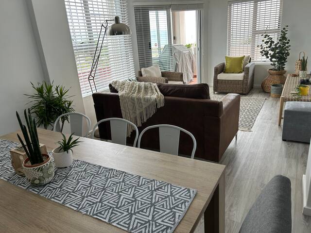 Apartment in Bloubergstrand gallery image 4