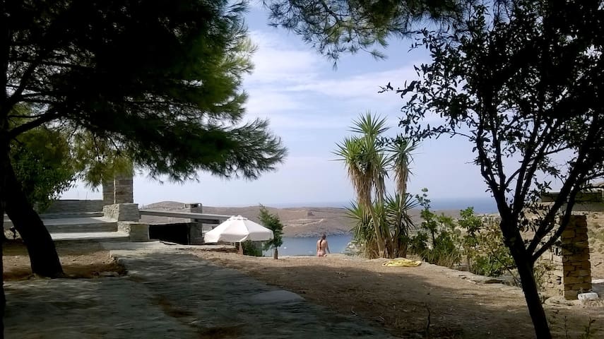 “Aigaion House” on Kea island. gallery image 2