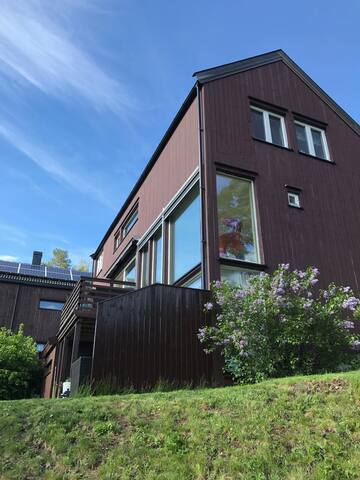 Close to city, nature, Holmenkollen and the metro! gallery image 5