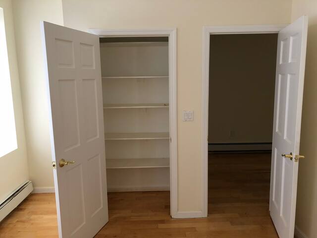 Large 4 Bedroom Duplex in the Heart of Brooklyn gallery image 5