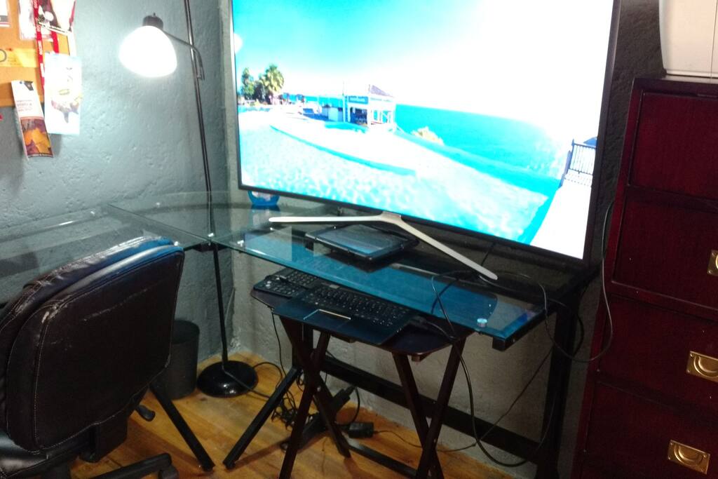 Huge screen to enjoy your online favorite movies.