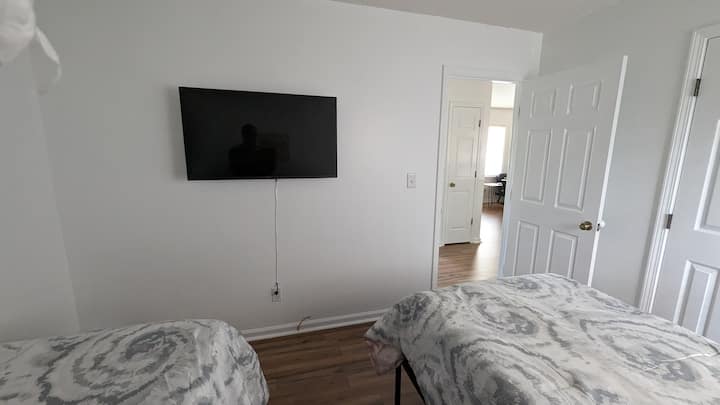 Praktično i udobno gledanje TV-a u spavaćoj sobi 3