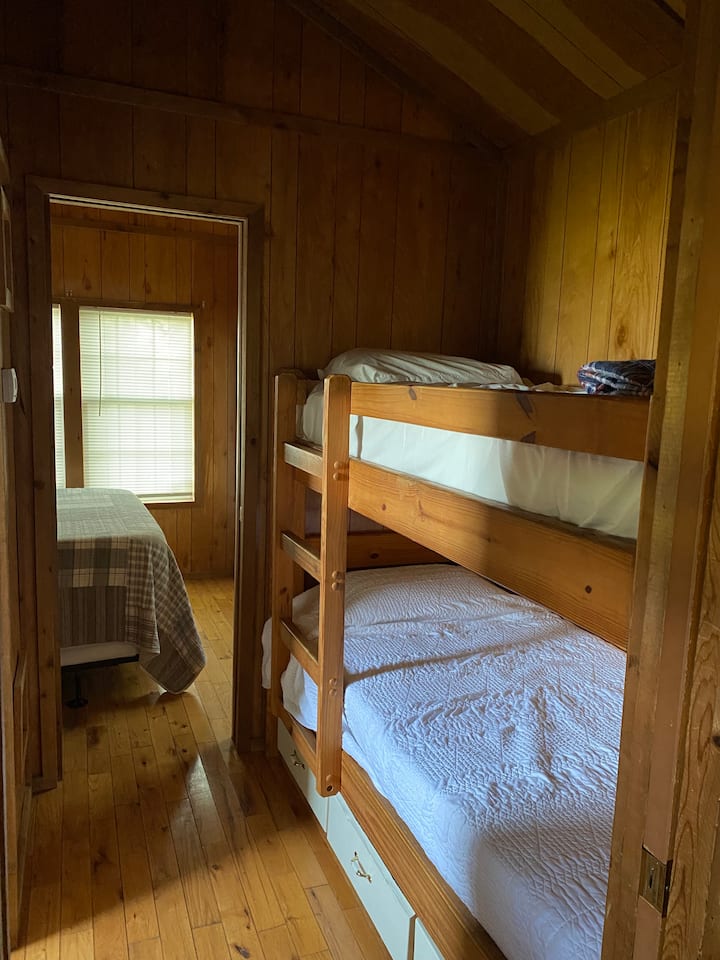 Weaver Woods & Cabin Cabins for Rent in Blackville, South Carolina