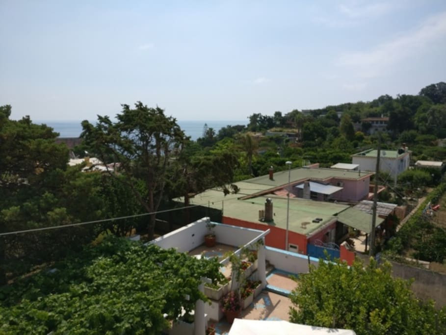 la vista di solchiaro dal terrazzo.