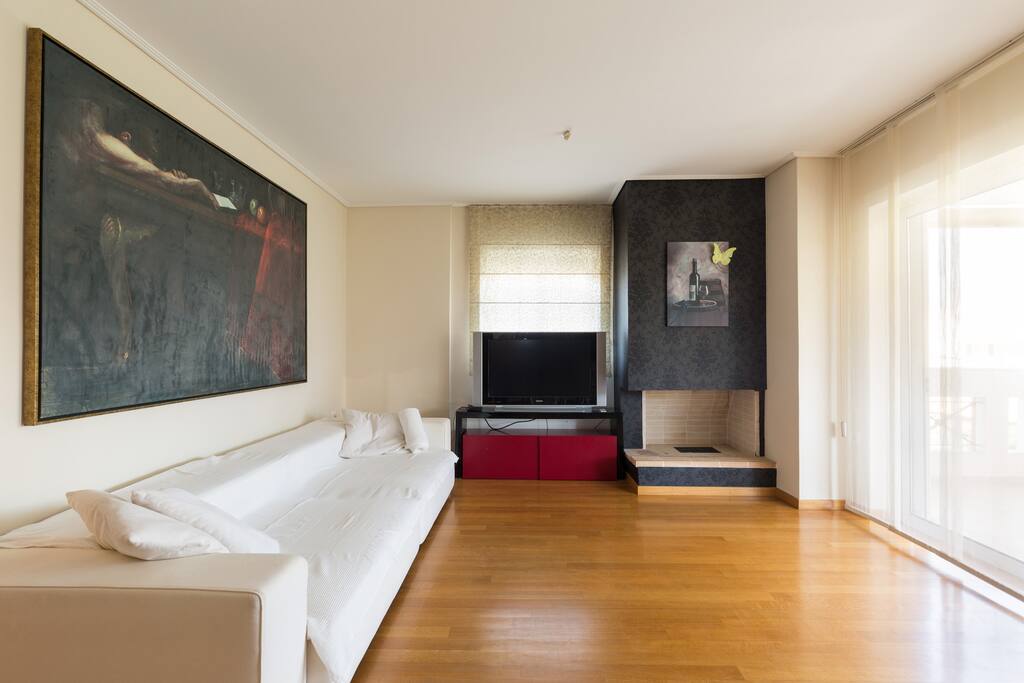 LIVING ROOM WITH FIREPLACE
