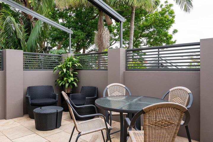 Fairlight Villa gallery image 3