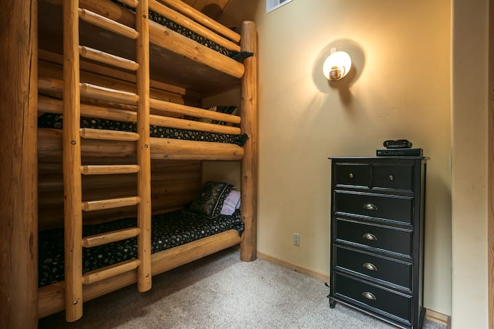 Kids love the TRIPLE bunk beds!