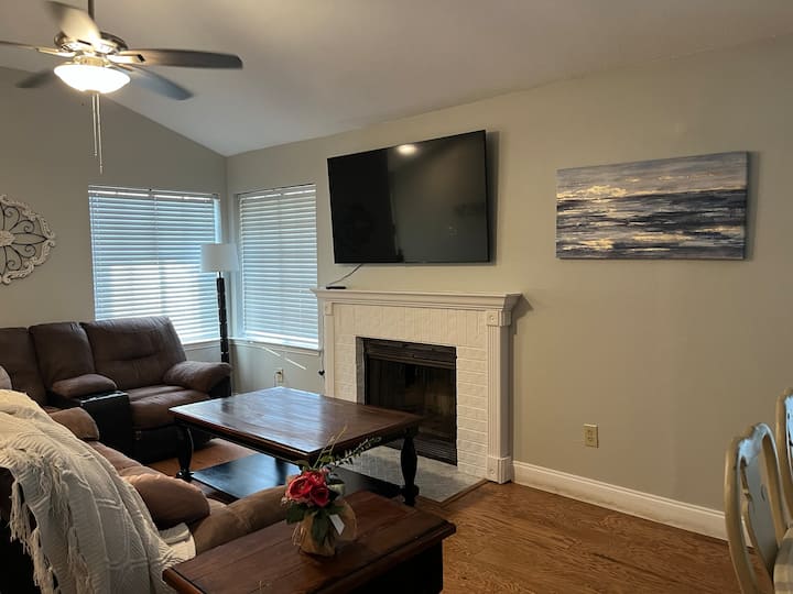 No Chores 2bd/2ba Freewifi Parking 12mi-at&t Tlive - Arlington, TX