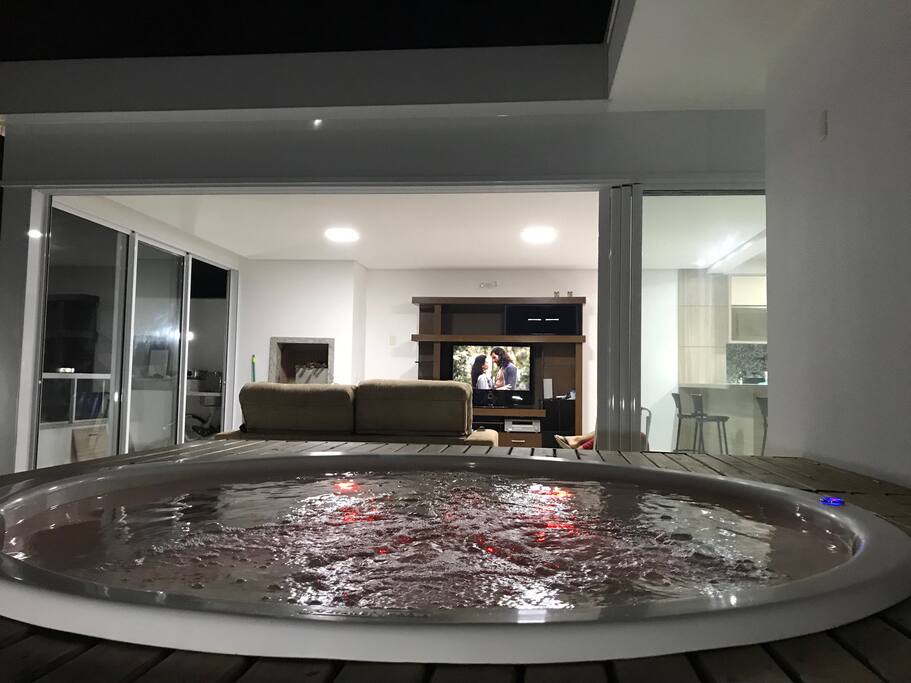 Jacuzi Iluminada de noite