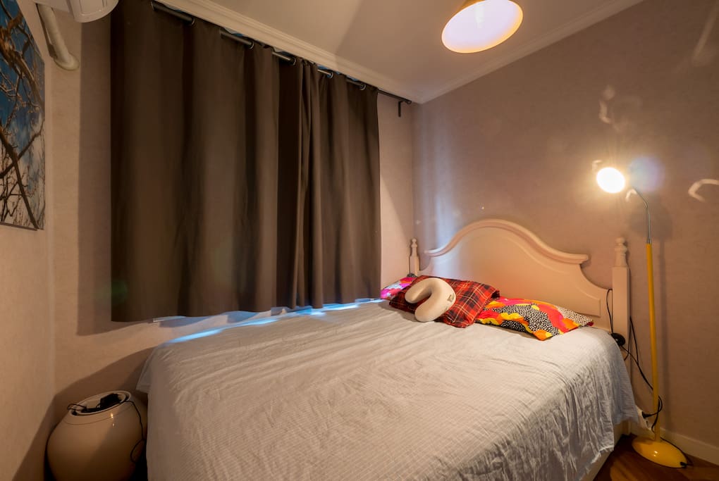 Bed room