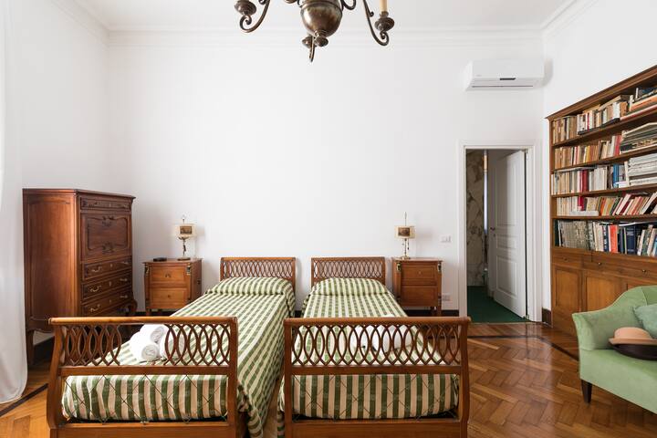 Appartamento a Via Veneto con jacuzzi gallery image 3