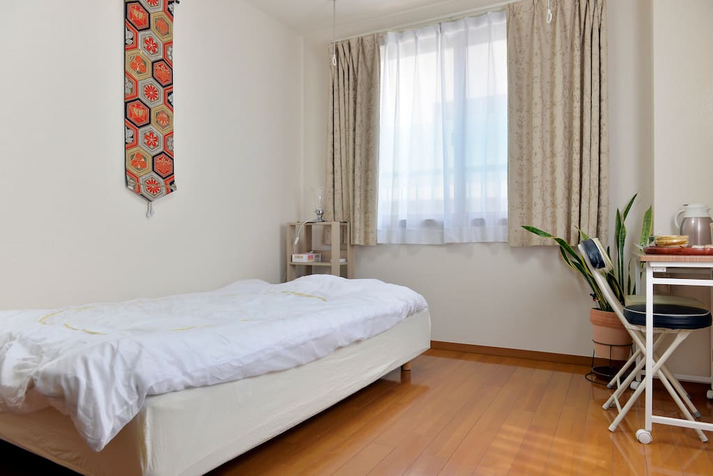 semi-double size bed L=190cm(7.5in) W=120cm(4.7in)