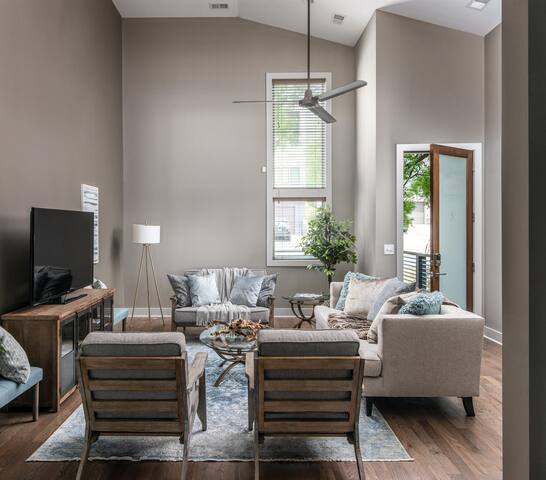 Rooftop Harmony gallery image 3