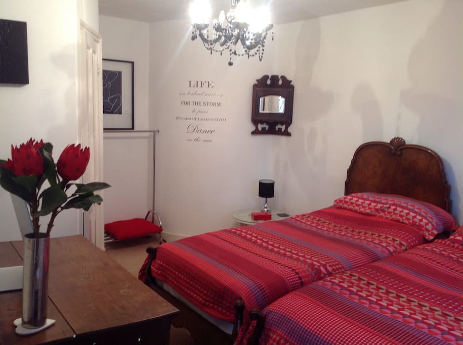 Twin bedroom