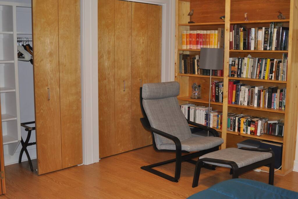 chair with reading light