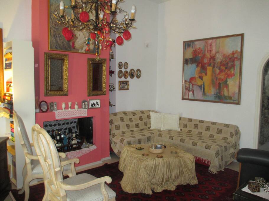 Living room/sitting area
