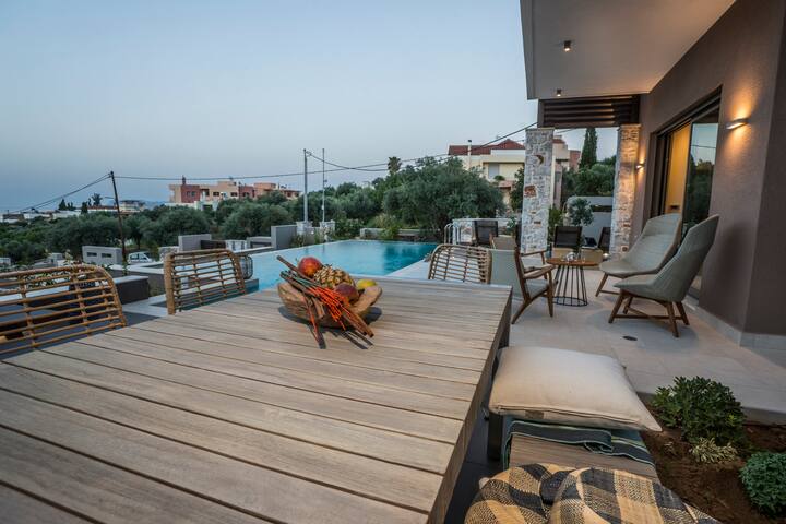 Ariadne Luxury villa gallery image 2