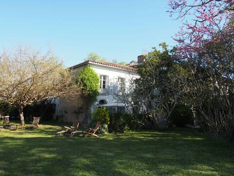 Charming cottage on the banks of the Tarn