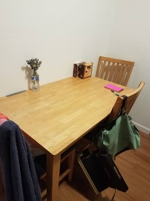 Dining table/Workstation