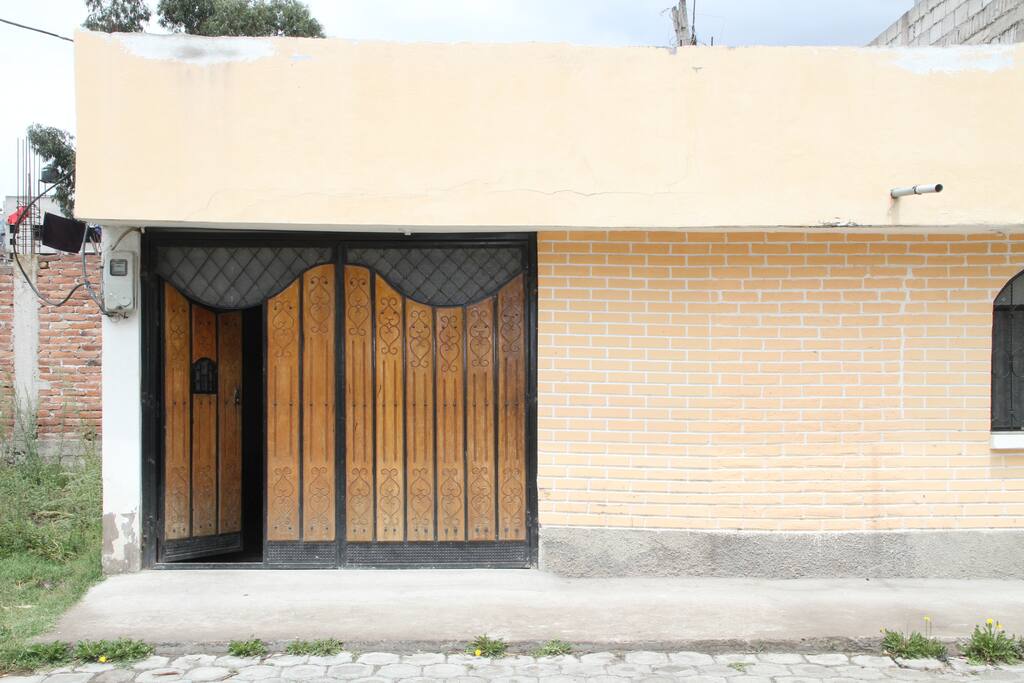 Puerta de entrada - Entrance door