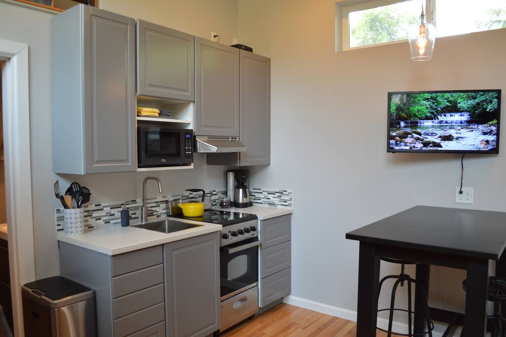 Eat in kitchen with large kitchen table