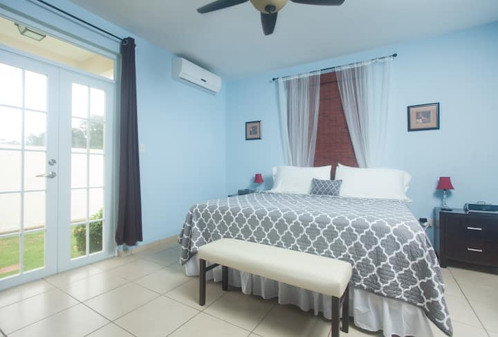 1st Level Bedroom. King Size Bed.