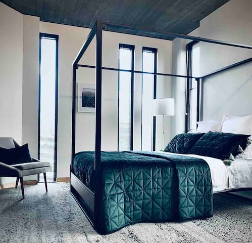 Fitzroy 3 Bed Apartment