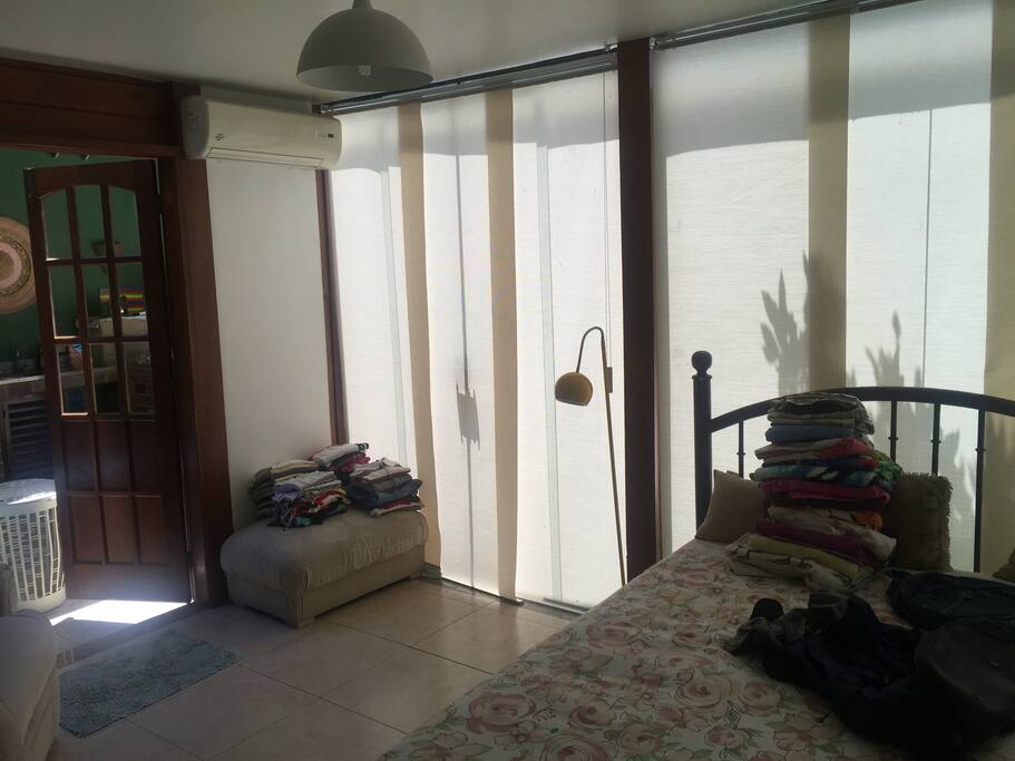 Mesmo quarto, outra vista.