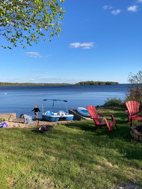 Beautiful log cabin on LAC ST-JEAN