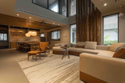 Relaxing Travel: Mountain Views, Lohas Space