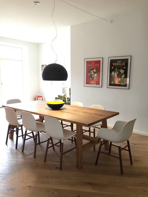 Cozy dining area for 8 people