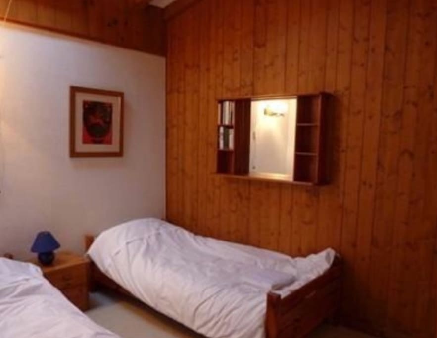 Cosy bedroom in spacious Duplex appartment