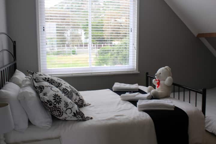 ห้องนอนชั้นบน