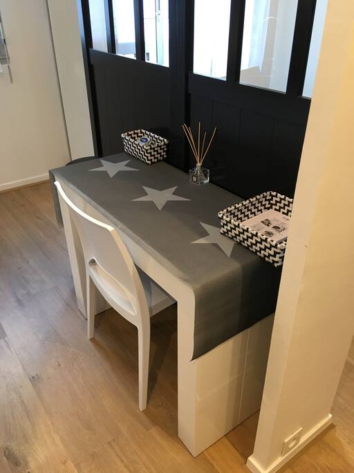 Console repas dans cuisine