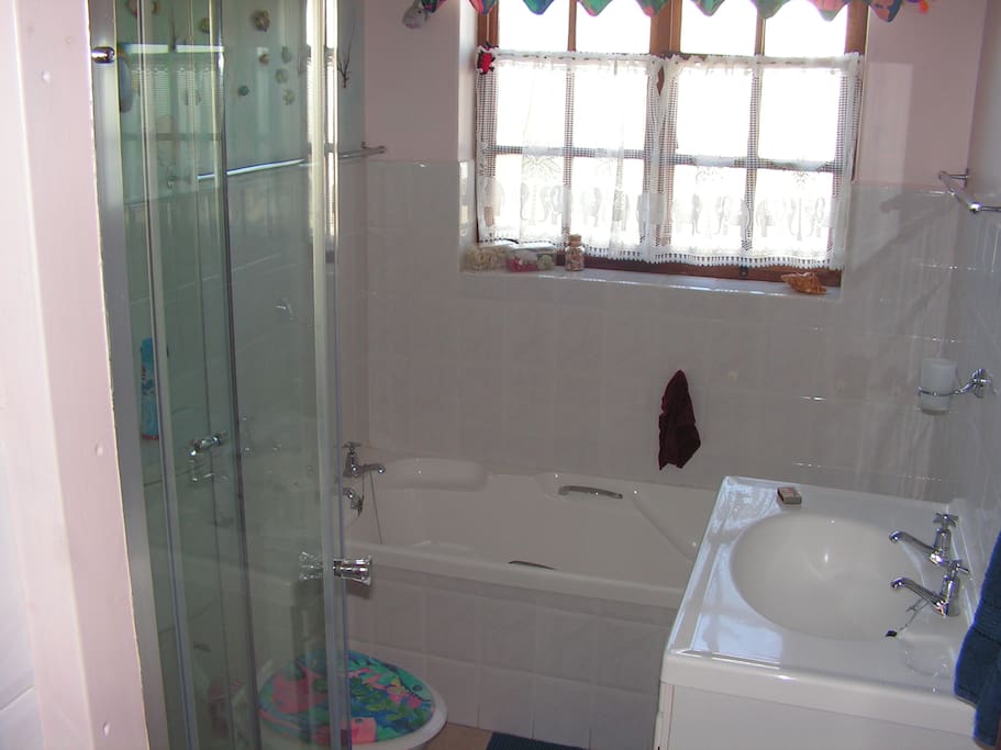 Main bathroom